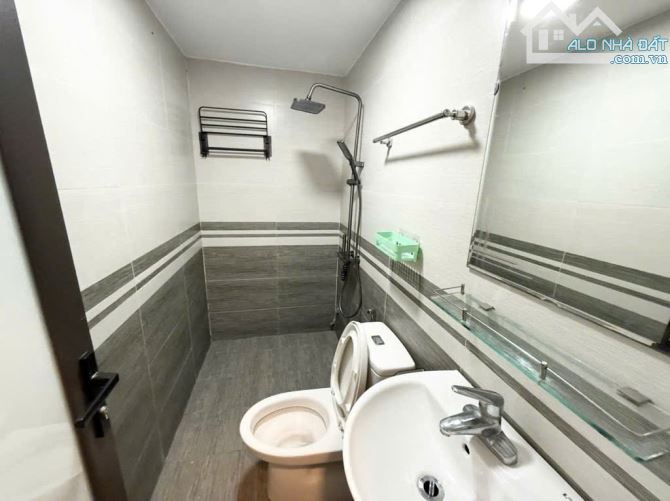 BÁN NHÀ MỚI GIA QUẤT – DÂN XÂY – FULL NỘI THẤT - Ở NGAY –  31M2 CHỈ 5,3 TỶ - 5