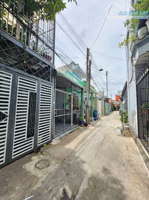Bán nhà cấp 4 (4x18m), hẻm Phan Bội Châu p. Dĩ An gần trường cấp 1,2,3 - 5