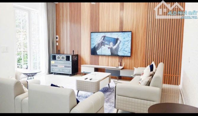 Bán Villa sân vườn nội thất hiện đại , 4PN, 200m2 trung tâm P.11 Đà Lạt Giá 11.5 tỷ. - 5