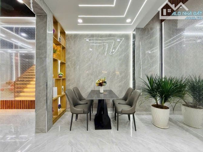 MẶT TIỀN GẦN QUANG TRUNG - 4 TẦNG - 4,3X17 - 4PN - 70M2 - GIÁ 11.X TỶ - 5