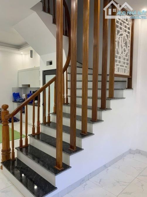Nhà Văn Minh 37m2 mặt tiền 4m 5 tầng 6 ngủ cạnh trường học 3 bước ra khu đô thị 5 tỷ 5 - 5
