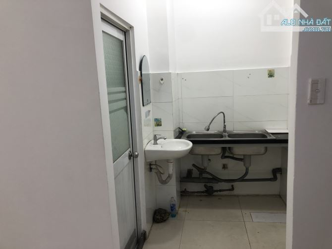 chung cư nguyễn kim lo r lầu 2 (thang bộ)50m 2pn 1vs - 5