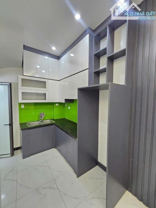 Bán nhà Tả Thanh Oai - Thanh Trì , nhà mới ở ngay - 30m2 - 5 tầng - giá hơn 4 tỷ - 6