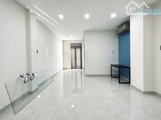 Nhà 5 Tầng Đẹp - DT 4.3x15 - Liền Kề Q1 - Ngay Đại Học Hồng Bàng - 6