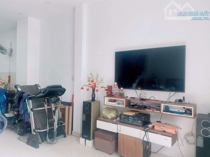 NHÀ 3 TẦNG ĐẸP HIỆP BÌNH PHƯỚC - HẺM XE HƠI - CHỈ 6,3 TỶ CÒN TL - 6