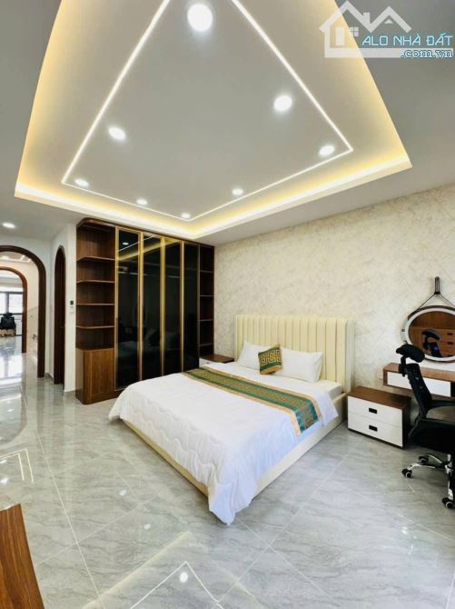 Kẹt tiền! Bán gấp nhà(3PN 4WC) Phùng Văn Cung,Giá 4tỷ550 Hẻm 5m,GX Phú Hạnh - 6