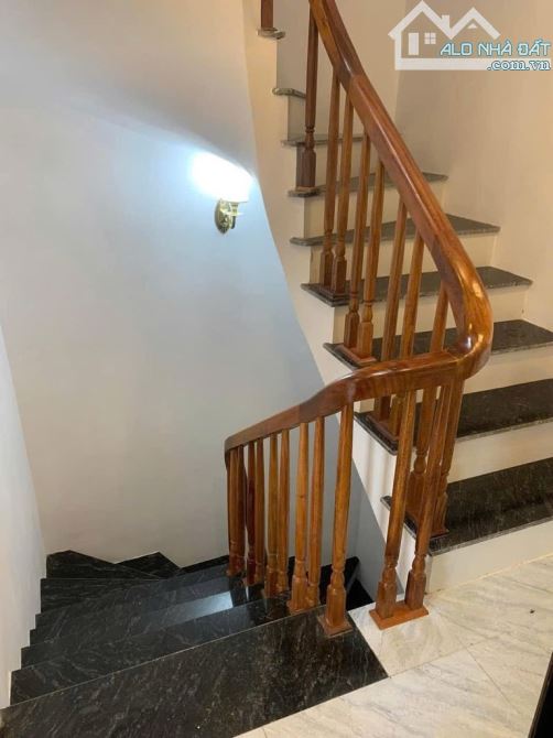 Nhà Văn Minh 37m2 mặt tiền 4m 5 tầng 6 ngủ cạnh trường học 3 bước ra khu đô thị 5 tỷ 5 - 6