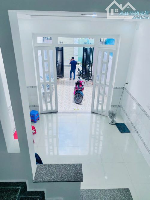 nhà đẹp hẻm nhựa - oto đậu trong nhà- shr - 3 lầu giá chỉ 6.5 tỉ - 6