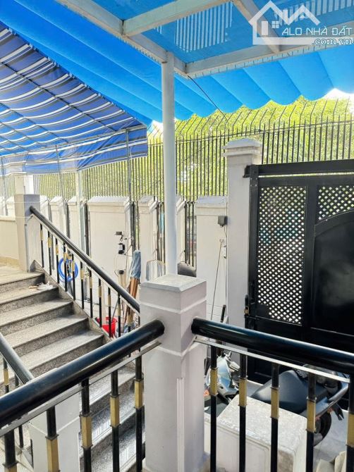 Bán Biệt Thự Gốc 2 MT - 227.5M- 12m X 20.09m- 1 Hầm 1Trệt 1 Lững 2 Lầu - 4PN -5WC -F4 Q8 - 7