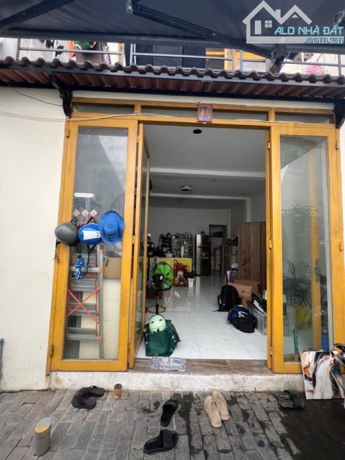Ngay Chợ BÀ HOM Nhà 2 tầng 6.5x12.5m Đg Tỉnh lộ 10 giá 4ty6 - 7