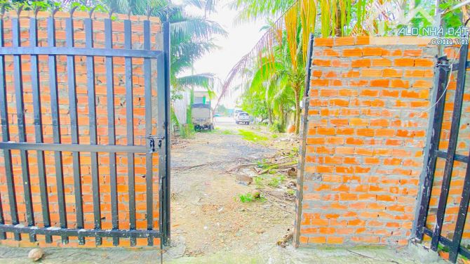 Cho thuê 630 m2 kho và sân đường Nguyễn Văn Linh 15 triệu - 7