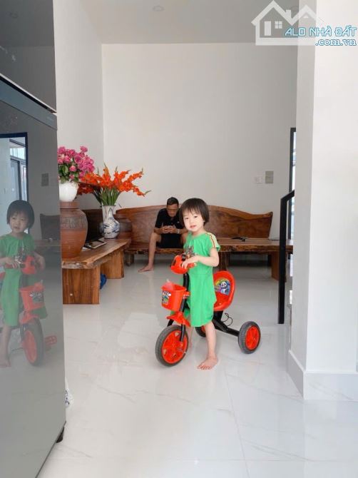 23.9 TỶ- BÁN NHÀ MẶT TIỀN  ĐƯỜNG ,tên , P. BÌNH THỌ ,tp. thủ đức (6.7mx25m) -164m2 - 7