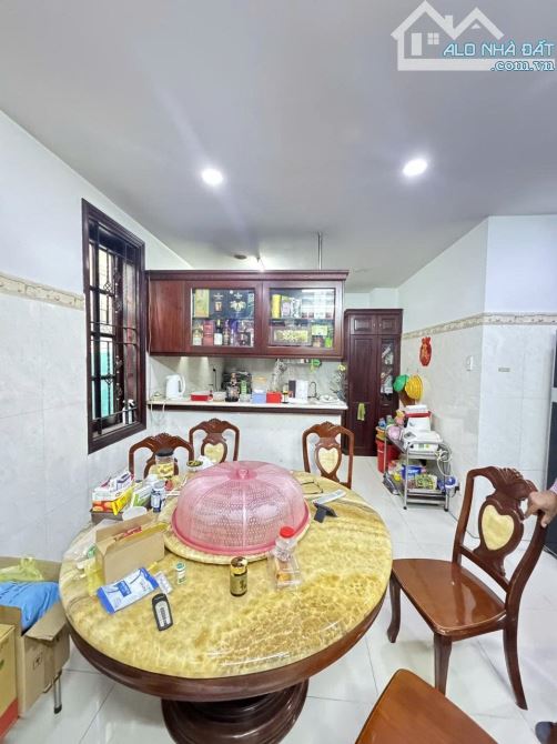 Bán Biệt Thự Gốc 2 MT - 227.5M- 12m X 20.09m- 1 Hầm 1Trệt 1 Lững 2 Lầu - 4PN -5WC -F4 Q8 - 8