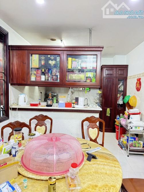 Bán Biệt Thự Gốc 2 MT - 227.5M- 12m X 20.09m- 1 Hầm 1Trệt 1 Lững 2 Lầu - 4PN -5WC -F4 Q8 - 9