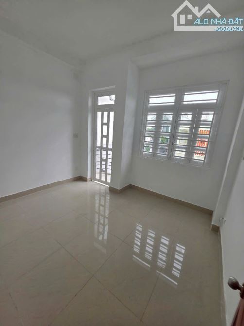 nhà đẹp hẻm nhựa - oto đậu trong nhà- shr - 3 lầu giá chỉ 6.5 tỉ - 9