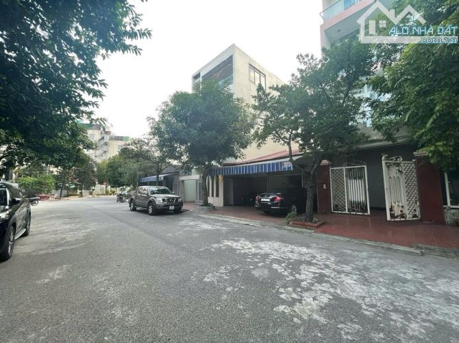 chính chủ gửi bán 119m2 Lô 6 Lê Hồng Phong gần Phượng Chi
