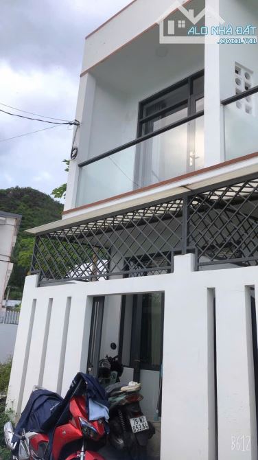 Cần bán nhà 2 tầng căn góc đẹp, đường Ngô Đến, Nha Trang giá bán 2,5 tỷ - 1