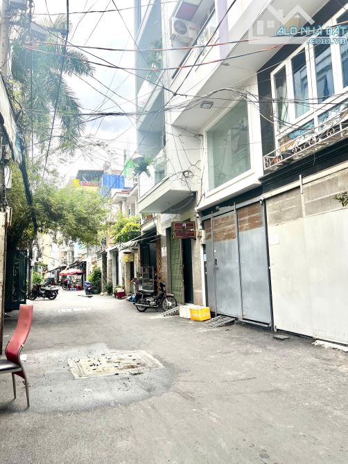 Bán CHDV Quận 3, 4 Tầng, 9Pn, 44m2, dòng tiền 35tr/th, liền kề Hoàng Sa_Lê Văn Sỹ, 9.35 Tỷ