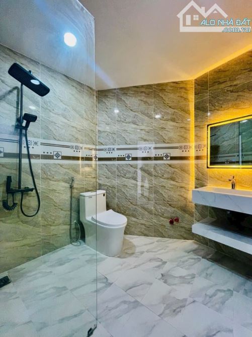 Bán nhà 5 tầng, full nội thất, hẻm xe hơi tránh, giá chỉ 6.1 tỷ – Nhà Bè, gần Quận 7