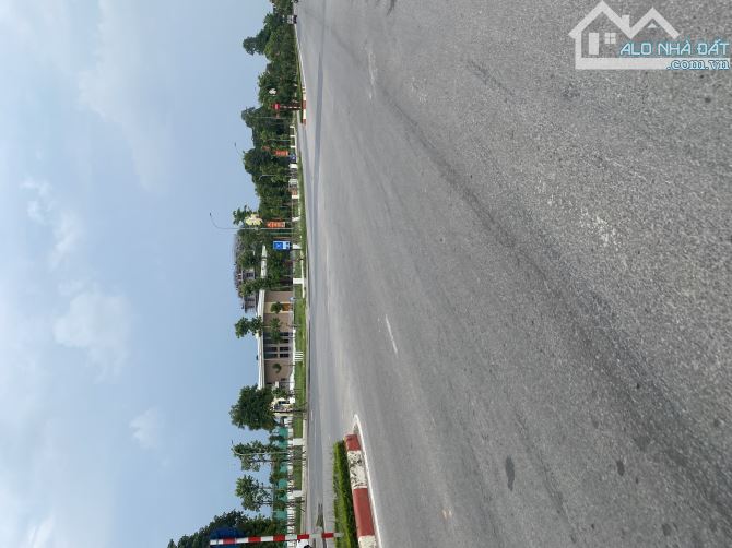 BÁN 50m2 NGUYÊN KHÊ đường THÔNG Ô TÔ VÀO ĐẤT chào hơn 3 tỷ. 100m ra Lê Hữu Tựu, Võ N.Giáp