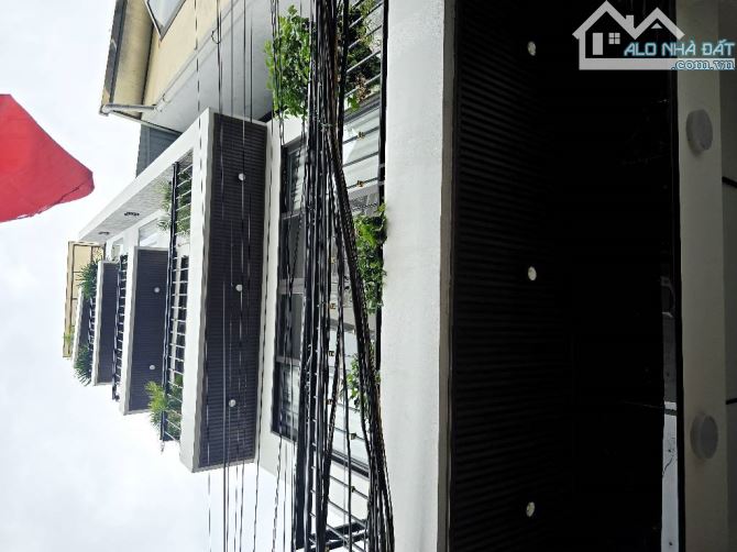 Bán Nhà Phố Thạch Bàn - Thang Máy - Vị Trí Vàng kết nối đi các tỉnh!