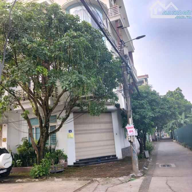Nhỉnh 300tr/m. Biệt thự Thạch Bàn Dân xây_Lô góc_ mặt tiền vỉa hè