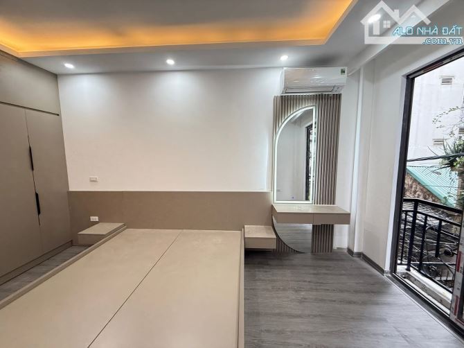 TT ĐỐNG ĐA - NHÀ MỚI KÍNH KOONG - THANG MÁY HIỆN ĐẠI - CÁCH Ô TÔ TRÁNH 30M - NGÕ THÔNG - G