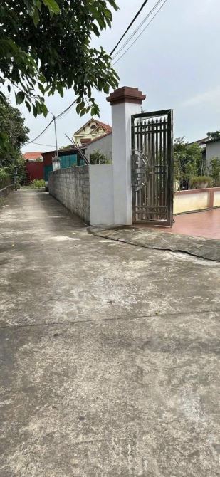 Chị gái cần tiền bán 2 mảnh đất 64,8m tại thôn CD Quán Trạch. Đường 7 chỗ đỗ cửa. 2,4ty