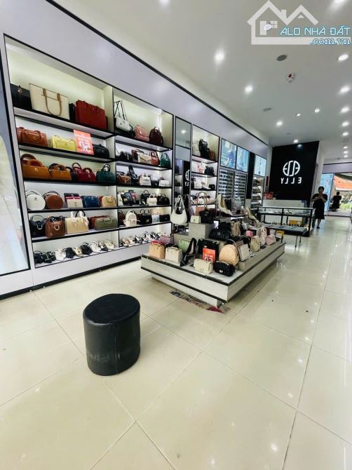 Nhà Mặt phố VIP Cầu Giấy 91m2 5 tầng mt 4.1m