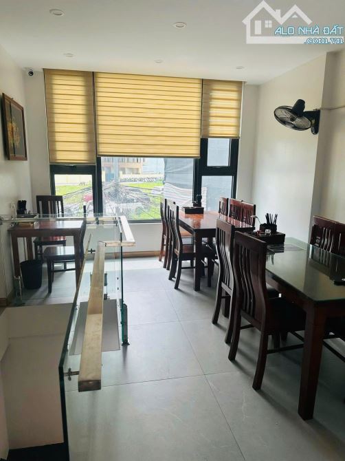 Nhà Mặt Phố Nguyễn Thị Định Cầu Giấy 42m2 6 tầng mt 4.2m