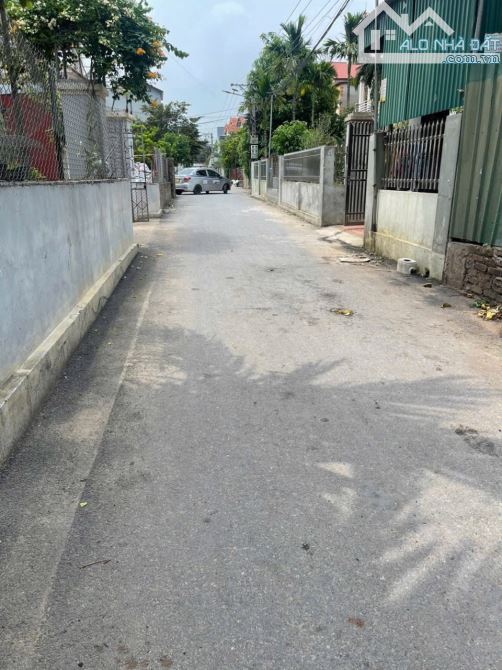 Bán 89,8m đất truc aphan thôn Đan Kim. Giáp qh đuonngwf Đông Tây và VD 3.5. Chỉ 4,75ty