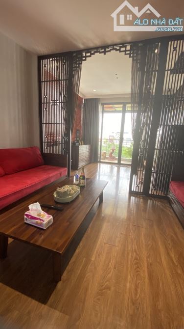 Bán nhà phố Trạm , DT 33m2 , MT 3.3m ,Xây 7 Tầng ,Giá 8.8 tỷ , Lô góc - Full nội thất