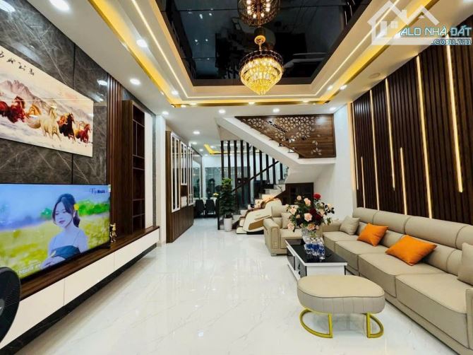 Bán nhà đẹp Trịnh Đình Cửu – 66m2 x 5T x 10..tỷ – Dân xây – Lô góc – Ngõ thông mênh mông