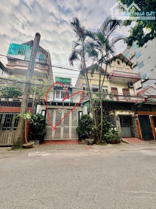 NGUYỄN VĂN LINH,LONG BIÊN 18tỷ 110m Ô TÔ ĐỖ CỬA,KINH DOANH,VỈA HÈ RỘNG