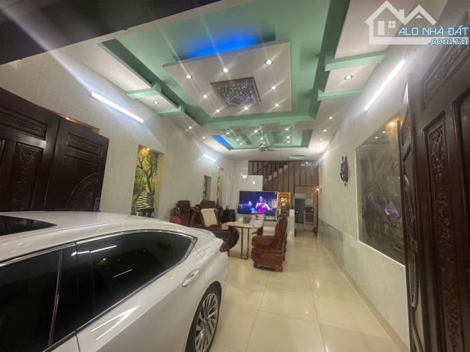 DĨ AN NHÀ 3 TẦNG ĐƯỜNG Ô TÔ DT 109 M2 GIÁ 5,1 TỶ TL