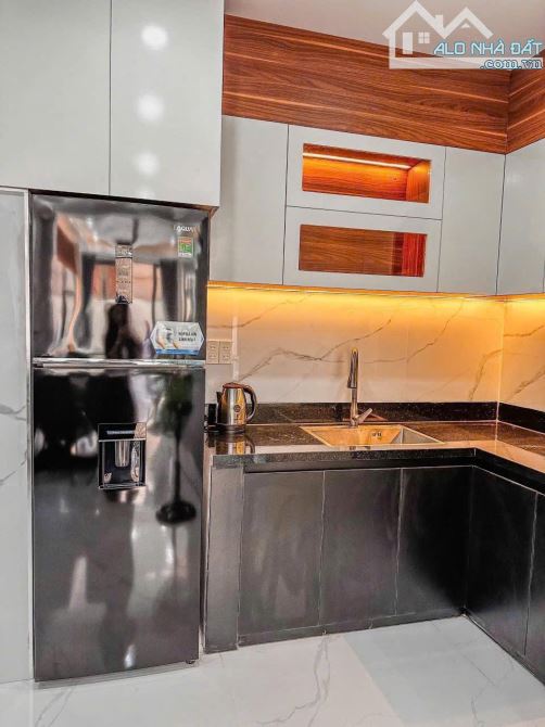 🔥 🏡 8tr/tháng. Cho thuê nhà 3 Tầng Kiệt ô tô Hùng Vương TP HUẾ