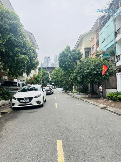 Bán đất dịch vụ hàng bè mậu lương phân lô vỉa hè 50m2