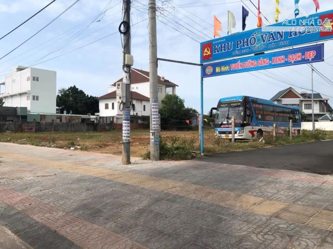 TRUNG TÂM TT LONG HẢI  ĐƯỜNG NGUYỄN TẤT THÀNH 2740M2