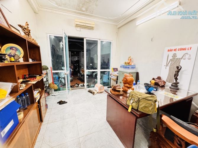 TỨ LIÊN – TÂY HỒ | 64m² – 3 tầng – Chỉ 9.5 TỶ 💥 BÁN ĐẤT TẶNG NHÀ – 2 MẶT THOÁNG – Ô TÔ Đ