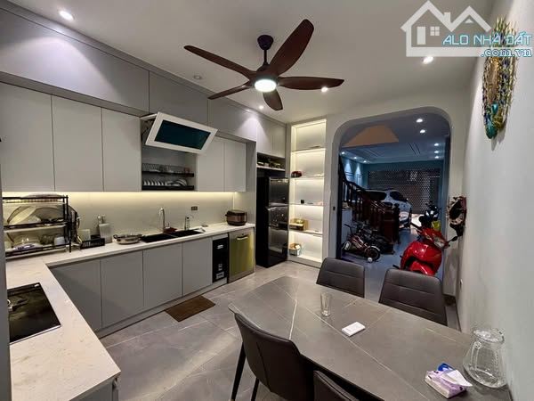 NGÕ THÔNG PHỐ PHÚ VIÊN LONG BIÊN 18 TỶ DT 120M MT 8M 2T Ô TÔ KINH DOANH KHU VỰC PHÁT TRIỂN