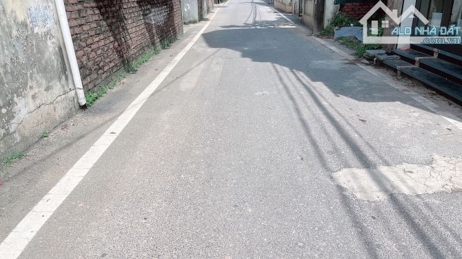 50m thôn Đầm ( Vân Nội) Phúc Thịnh Hà Nội. Đường thông ô tô tránh.
