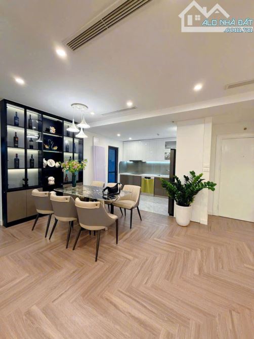 Bán căn hộ Sun Squre lê đức thọ căn 106m2 giá 7,3 tỷ 3pn 2wc full nội thất