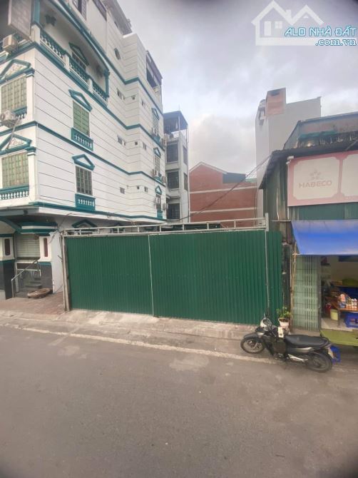 Bán đất mặt phố Trần Cung 135m2 mặt tiền 5.6m giá 28.5 tỷ