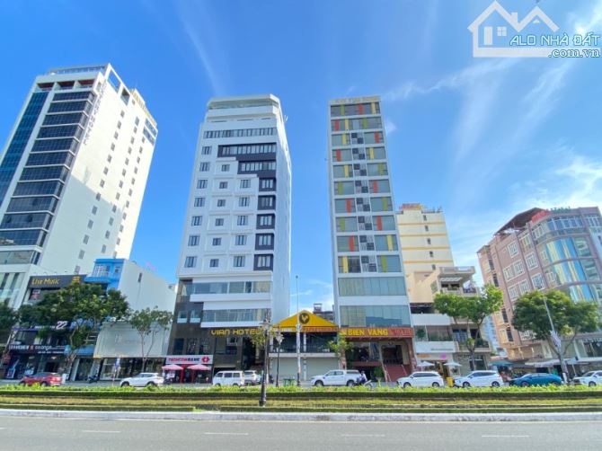 Bán 250m2 đất mặt tiền Phạm Văn Đồng Đà Nẵng