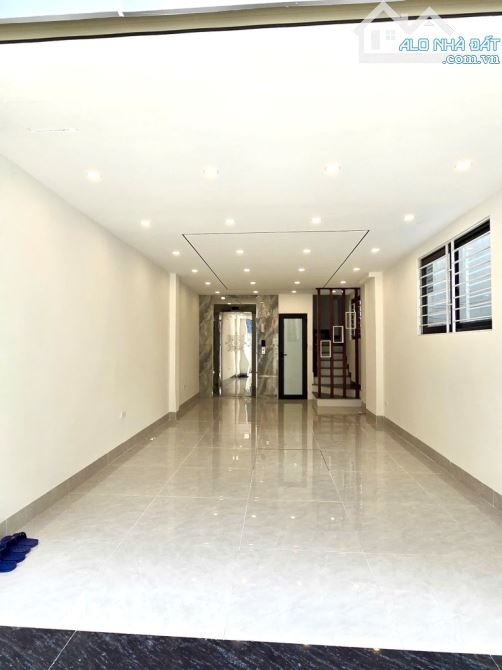 B.Á.N Nhà Phúc Đồng-Long Biên: Lô Góc, Gara Ôtô, Full Nội Thất,DT43m2-6Tầng.