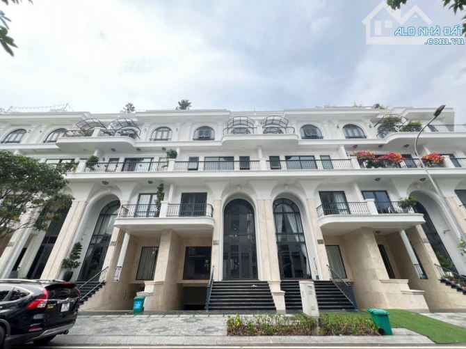 Rẻ nhất Vạn Phúc City DT 140m(7x20m) nhà thô,1 hầm 4 tầng, đã có sổ giá 28,9 TL