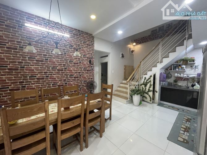 Gấp bán giảm chào 1tỷ , giá mới 10.9 tỷ- Dt gần 100m²-BIỆT THỰ MINI - TRUNG TÂM BÌNH THẠNH