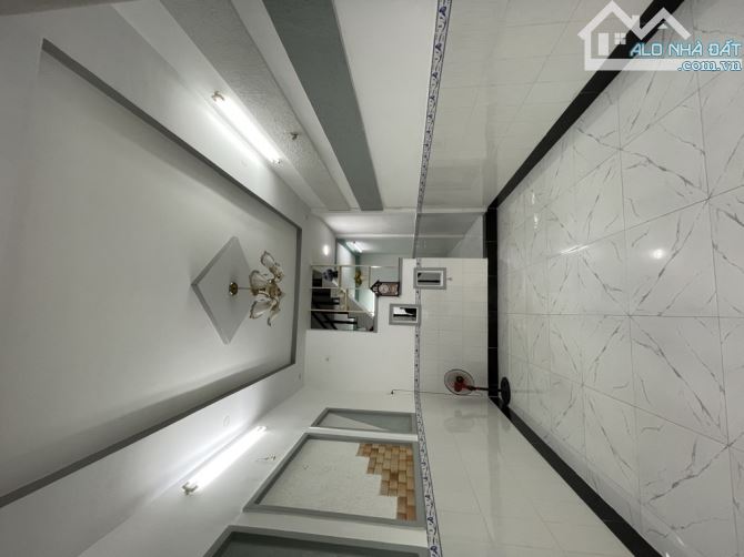 BÁN NHÀ GẦN MẶT TIỀN BÀ HOM 2TẦNG 46M2 NỞ HẬU XE HƠI SÁT NHÀ GIÁ 4.X TỶ