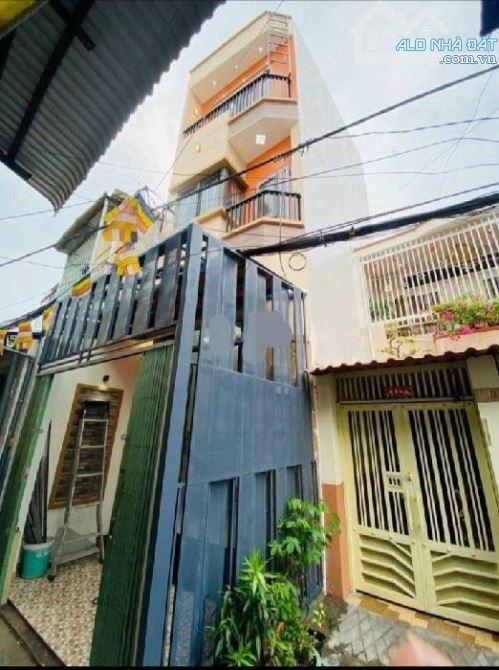 Chỉ 2 tỷ 7 có ngay nhà 3 tầng - hẻm 3.5m - Quận 8 gần cầu Chà Và.