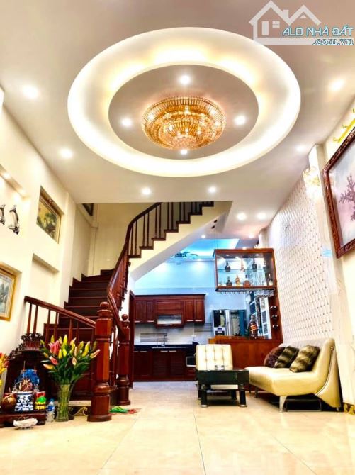 Nhà Hiếm Đống Đa 50m x 6 tầng- Otô Đỗ cửa-NHÀ ĐẸP NỘI THẤT TIỀN TỶ